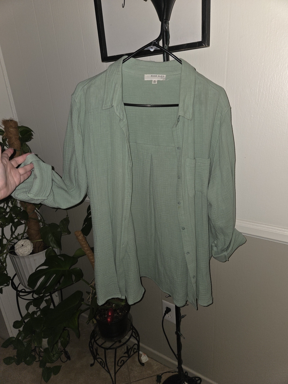 Anne Klein Mint Green Button-Front Lightweight Shirt